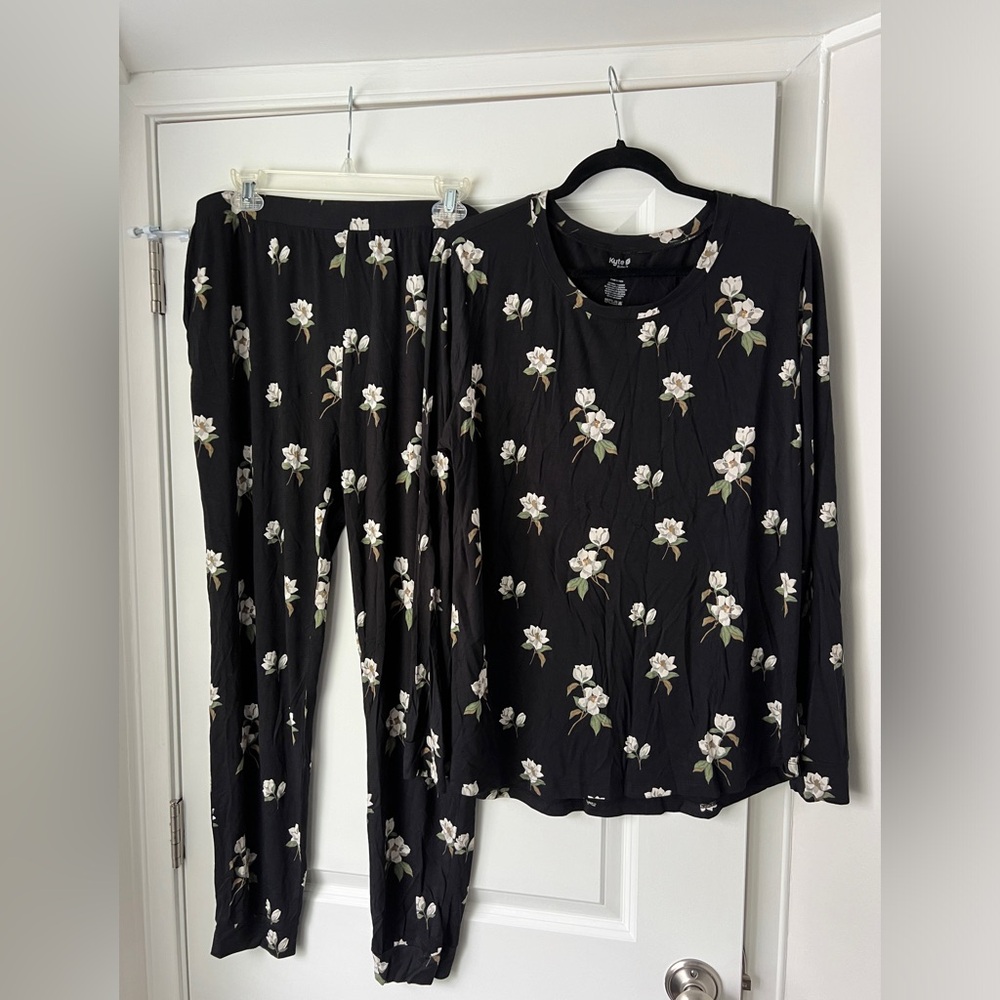 Kyte Baby Women’s Jogger Set in Midnight Magnolia